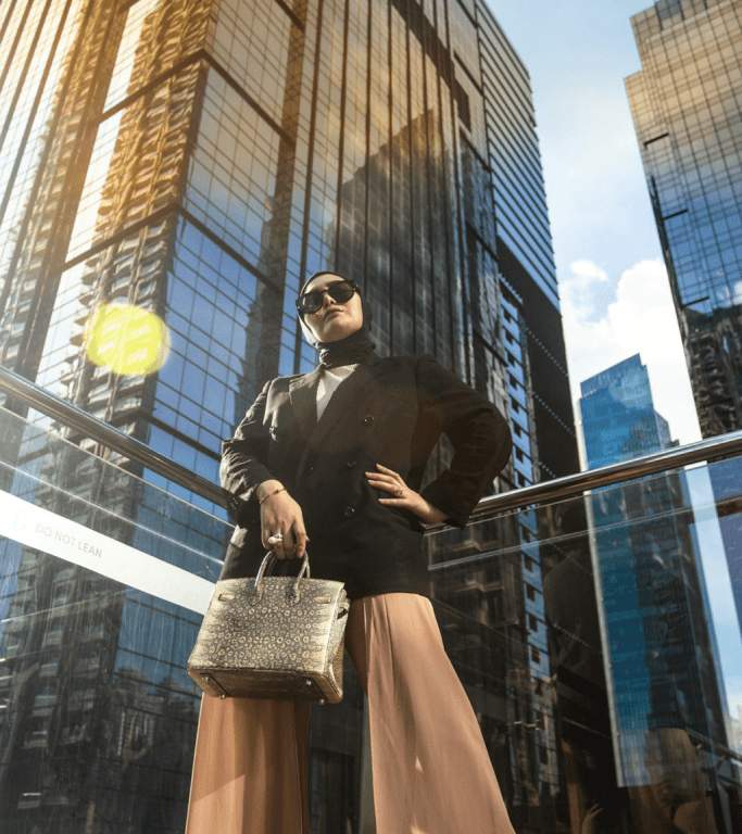 Stationery monk lady with building